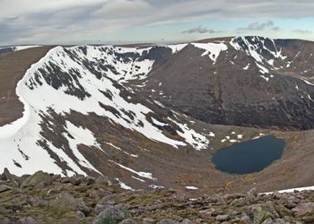 Sgorr an Lochan Uaine and Braeriach from Cairn Toul